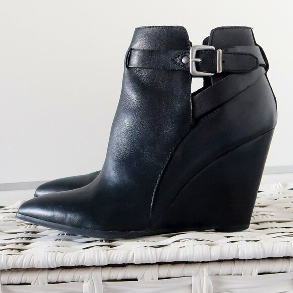 Anthropologie Shoes - Seychelles Anthropologie Black Leather Pointy Toe Wedge Heel Ankle Boots Booties